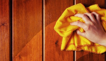 gallery/yellow duster